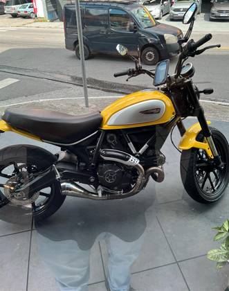 DUCATI SCRAMBLER ICON 